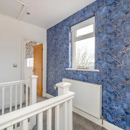 *rb98bl* For Your Relaxed & Cosy + Free Parking + Free Fast Wifi * * Leeds (West Yorkshire)